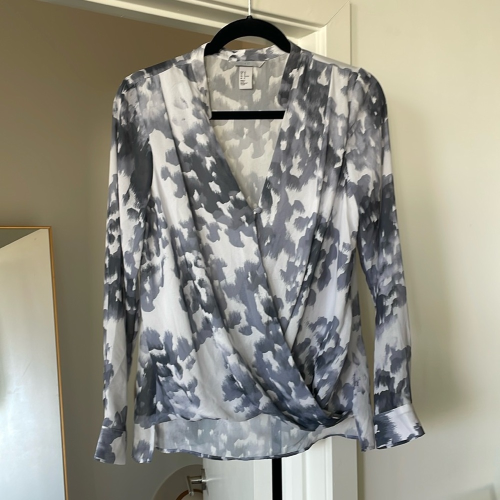 Beautiful wrap blue pattern wwrap top